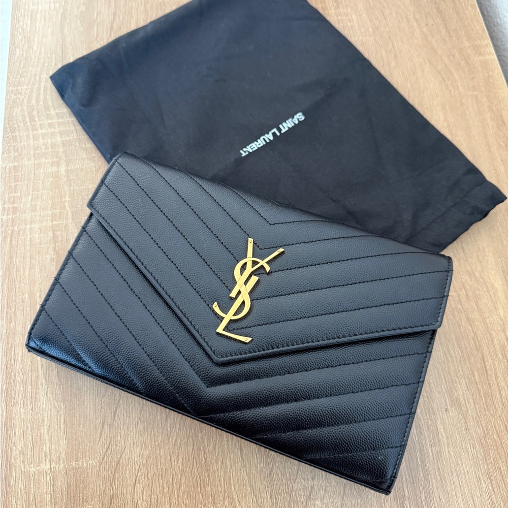 Saint Laurent - CLASSIC CASSANDRE CHAIN WALLET IN GRAIN DE POUDRE LEATHER